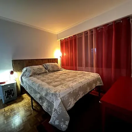 Grand Avec Balcon Et Parking Gratuit Sur Place