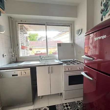 Apartment Grand Avec Balcon Et Parking Gratuit Sur Place *