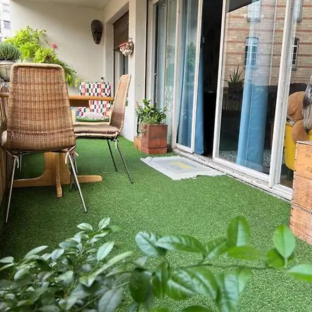 Grand Avec Balcon Et Parking Gratuit Sur Place *