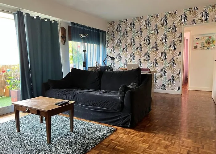 Grand Avec Balcon Et Parking Gratuit Sur Place *