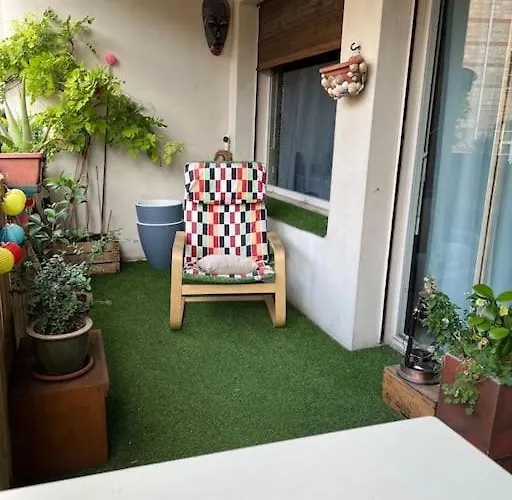 Grand Avec Balcon Et Parking Gratuit Sur Place Apartamento Paris