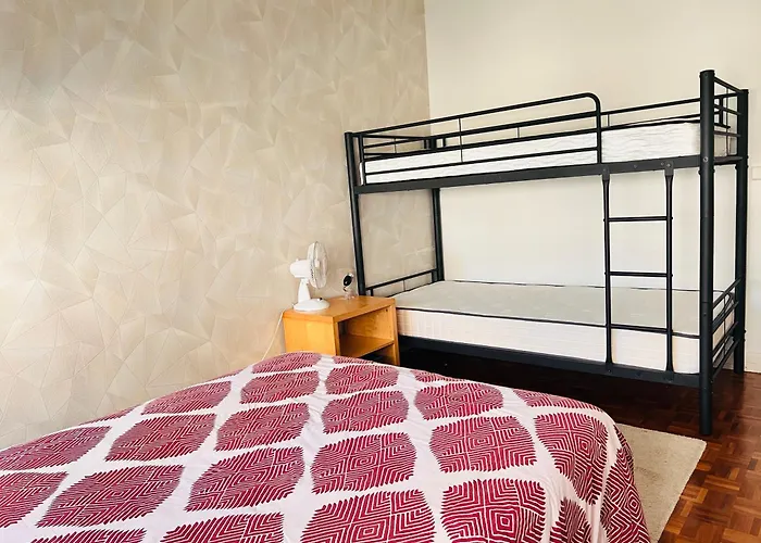 Grand Avec Balcon Et Parking Gratuit Sur Place Apartamento Paris