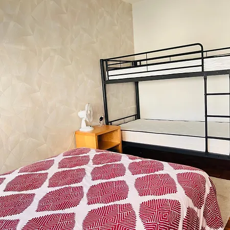 Grand Avec Balcon Et Parking Gratuit Sur Place Apartament Paryż